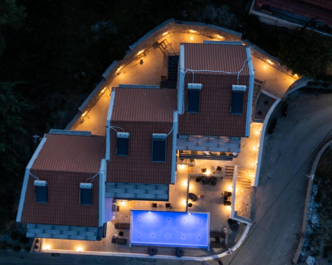 Clelia'S And Dione'S Design Studios Swimming Pool نِكيانا المظهر الخارجي الصورة
